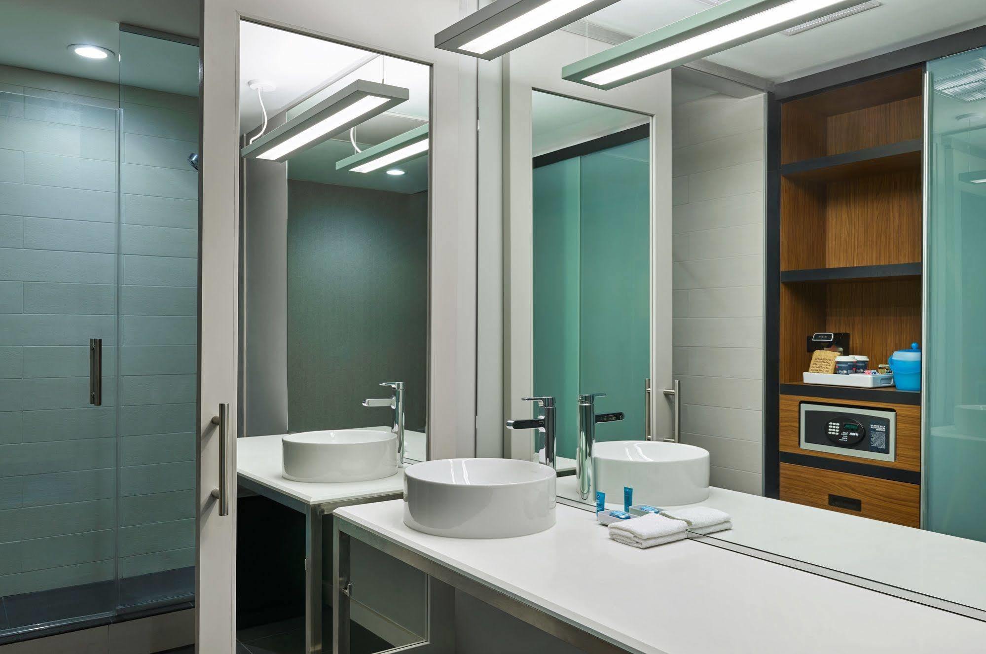 Aloft Houston Downtown Hotel Bagian luar foto